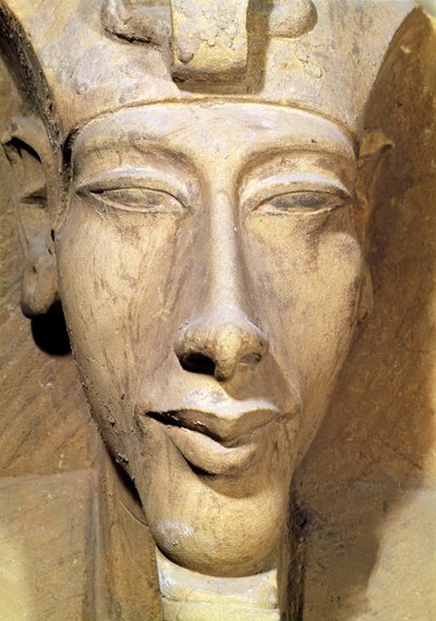 Buste van Amenophis IV (Akhenaten) (c.1364-1347 v.Chr.) van de Tempel van Amon, Karnak, c.1353-1337 v.Chr. (detail) door Egyptian 18th Dynasty