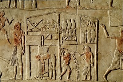 Egyptische oudheid: "voedselvoorraden worden opgeslagen in magazijnen". Reliëf dat een graf van een hoge ambtenaar van de 18e dynastie siert. Bologna Civico Museo Archeologico door Egyptian 18th Dynasty