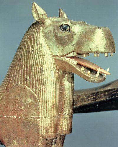 Grafbed in de vorm van de godin Tueris, uit het graf van Toetanchamon door Egyptian 18th Dynasty