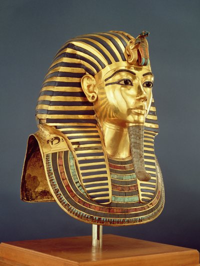 De begrafenismasker van Toetanchamon (ca. 1370-1352 v.Chr.) Nieuwe Koninkrijk, ca. 1336-1327 v.Chr. door Egyptian 18th Dynasty