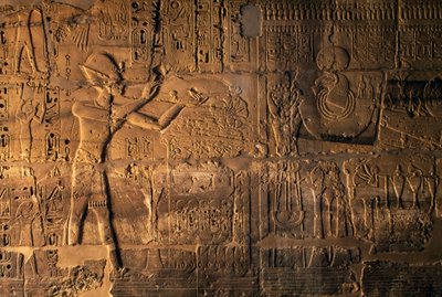 Ramesses II brengt offers voor de heilige boot, Karnak, Egypte door Egyptian 19th Dynasty