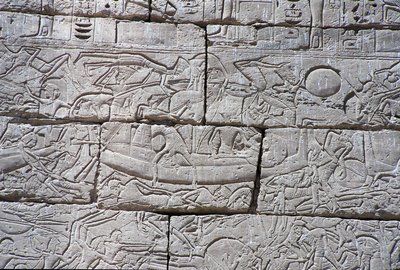 De Zeevolken, Zeeslag van Ramses III, Medinet Habu, 1195-64 v.Chr. door Egyptian 20th Dynasty