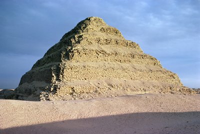 Trappiramide van koning Djoser door Egyptian 3rd Dynasty