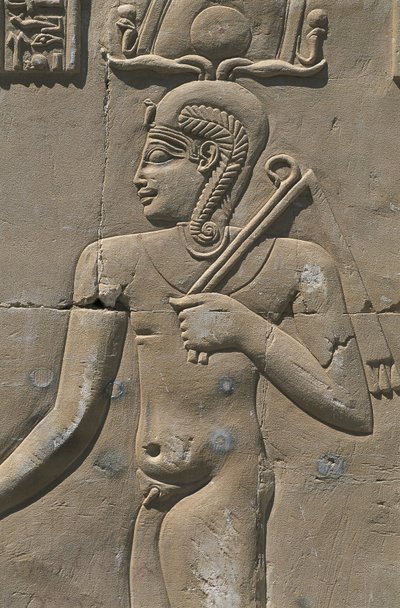 Egypte, Libische Woestijn, Al-Dakhilah (Dakhla) Oase, Dayr al-Haggar, reliëf in Egyptische tempel door Egyptian Egyptian
