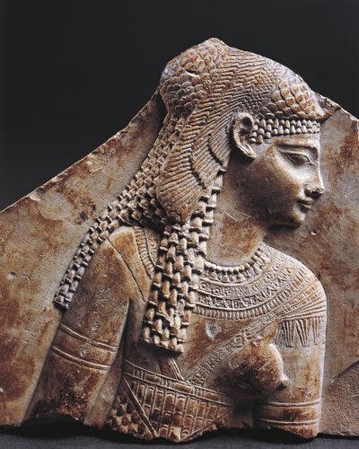 Bas-reliëffragment dat Cleopatra afbeeldt door Egyptian Ptolemaic Period