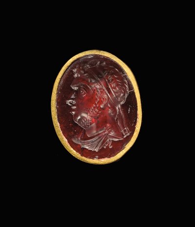 Hellenistische intaglioring met koninklijk portret van een Ptolemaeïsche heerser, waarschijnlijk Ptolemaeus IX, Soter II, laat 2e - vroeg 1e eeuw v.Chr. door Egyptian Ptolemaic Period