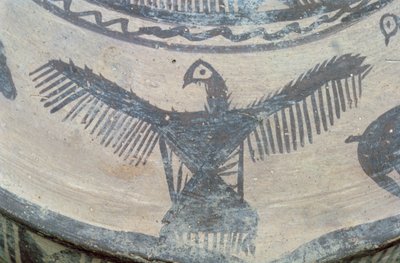 Roofvogel met gespreide vleugels, van de bovenkant van een groot vat, Fasa-keramiek, c.2000 v.Chr. (detail) door Elamite