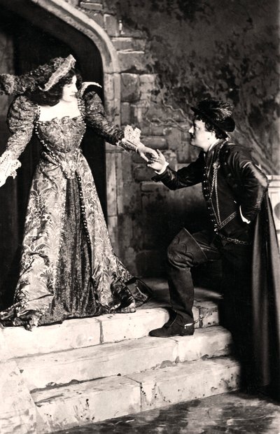 Julia Neilson en Fred Terry in een scène uit Dorothy O The Hall door Ellis and Walery