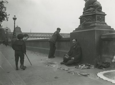 Een stoepkunstenaar op de Embankment door English Photographer