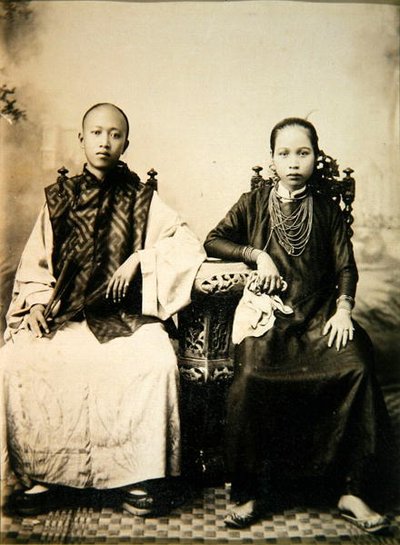 Annamitische jongen en meisje in centraal Vietnam, ca.1875 door English Photographer