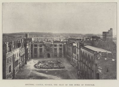 Arundel Castle, Sussex, de zetel van de hertog van Norfolk door English Photographer