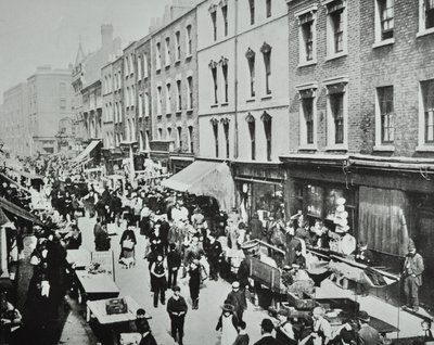 Brick Lane Market, Brick Lane: algemeen uitzicht, 1895 door English Photographer