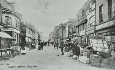 Britannia, Surrey Street, Croydon: straatmarkt, 1890 door English Photographer