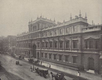 Burlington House (z/w foto) door English Photographer