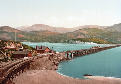 Cadair Idris en Barmouth Brug, ca. 1900 door English Photographer