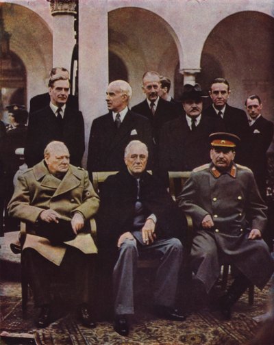 Conferentie van geallieerde leiders Winston Churchill, Franklin D. Roosevelt en Joseph Stalin in Jalta, Krim; USSR, Tweede Wereldoorlog, 7 februari 1945 door English Photographer