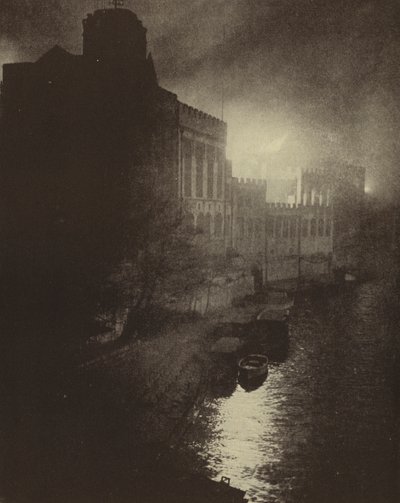 Vernietiging van de middeleeuwse Guildhall van York door een Duitse luchtaanval tijdens de Baedecker Blitz, Tweede Wereldoorlog, april 1942 door English Photographer