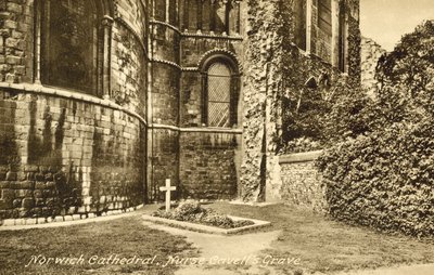 Graf van Edith Cavell, Norwich Cathedral, Norfolk door English Photographer