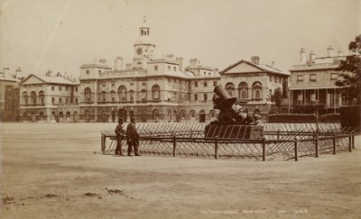 Algemeen overzicht van de Horse Guards Parade door English Photographer