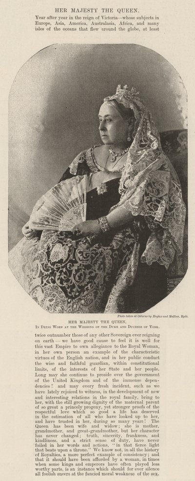 Hare Majesteit de Koningin, in Kleding gedragen bij het Huwelijk van de Hertog en Hertogin van York door English Photographer