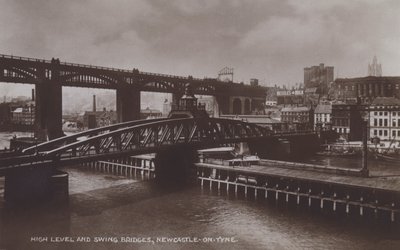 High Level en Swing Bridges, Newcastle-On-Tyne door English Photographer