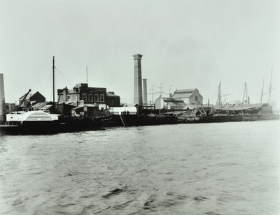 Isle of Dogs Pompstation: exterieur, 1895 door English Photographer