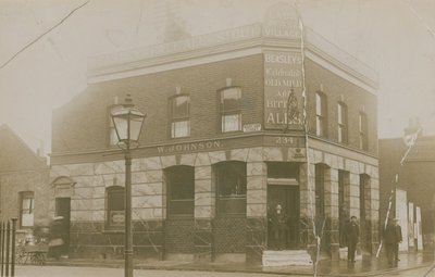 Jongens van het dorp, Mary Anne Street, Stepney, Londen door English Photographer
