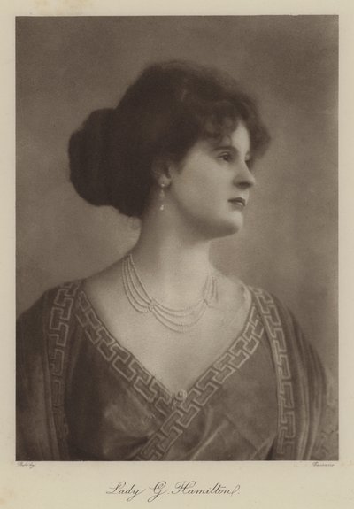 Lady G Hamilton (z/w foto) door English Photographer