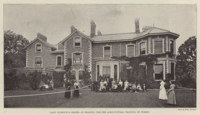 Lady Warwicks Hostel in Reading, voor de Landbouwopleiding van Vrouwen door English Photographer