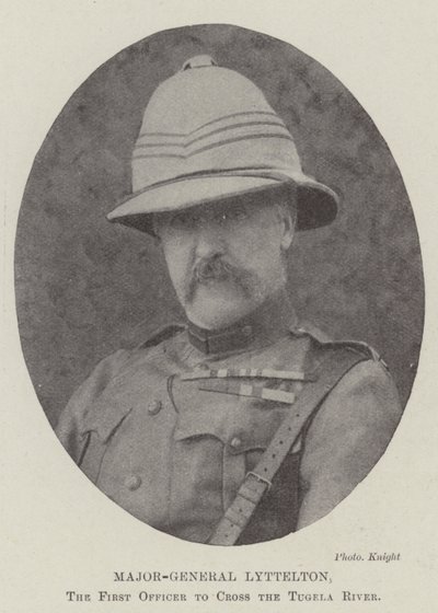 Generaal-majoor Lyttelton, de eerste officier die de Tugela-rivier overstak door English Photographer
