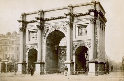 Marble Arch, Oxford Street, Londen door English Photographer