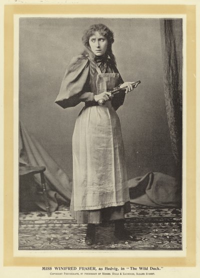 Miss Winifred Fraser als Hedvig in The Wild Duck door English Photographer