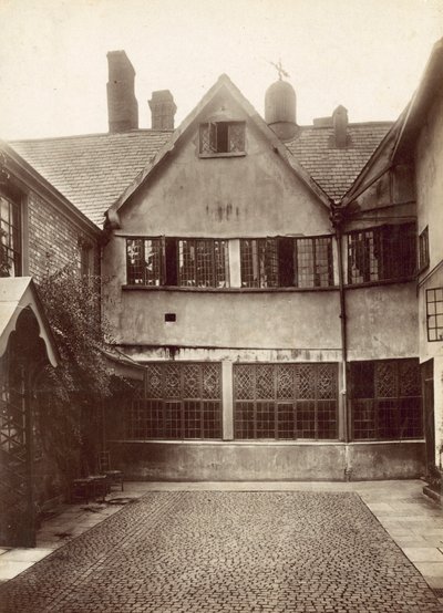 Binnenplaats van het Oude Stadhuis, Leicester door English Photographer