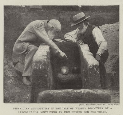 Fenicische oudheden op het eiland Wight, ontdekking van een sarcofaag met een urn begraven voor 2000 jaar door English Photographer