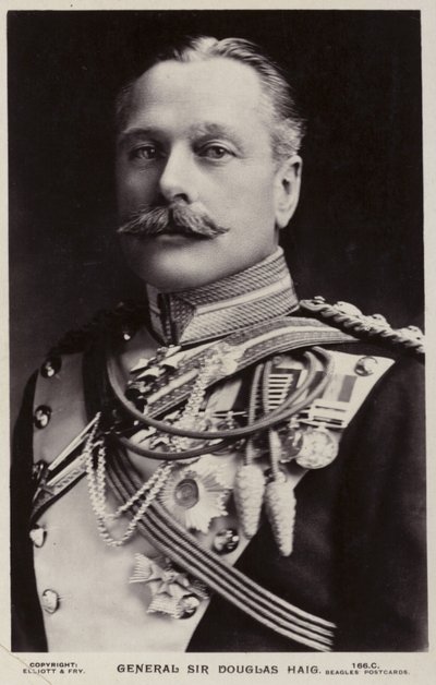 Portret van Generaal Sir Douglas Haig door English Photographer