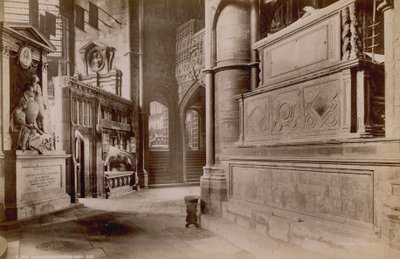 Ansichtkaart met een afbeelding van de kooromgang in Westminster Abbey door English Photographer