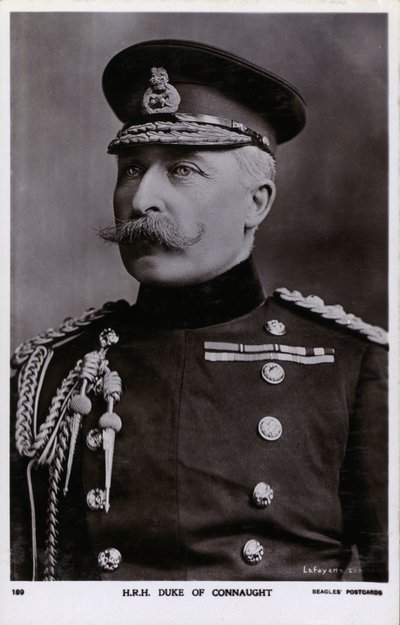 Prins Arthur, Hertog van Connaught, derde zoon van Koningin Victoria en Prins Albert door English Photographer