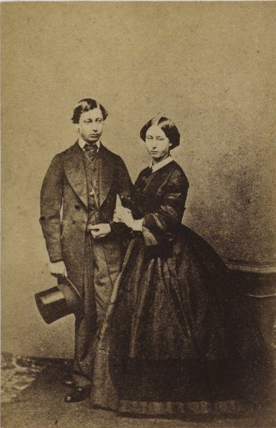 Prins van Wales en Prinses Alice door English Photographer