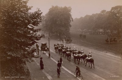 Rotten Row, Hyde Park, Londen door English Photographer
