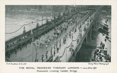 Koninklijke processie over de London Bridge door English Photographer