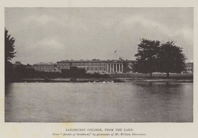 Sandhurst College, vanaf het meer door English Photographer