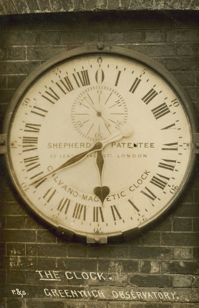 Shepherd Gate Clock bij het Koninklijk Observatorium, Greenwich, Londen door English Photographer