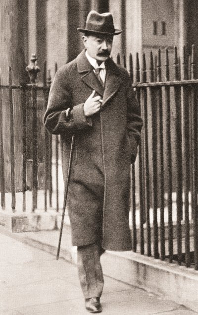 Sir Graeme Thomson, uit The Illustrated War News, 1915 door English Photographer