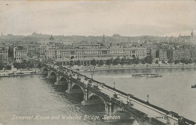 Somerset House en Waterloo Bridge, Londen door English Photographer