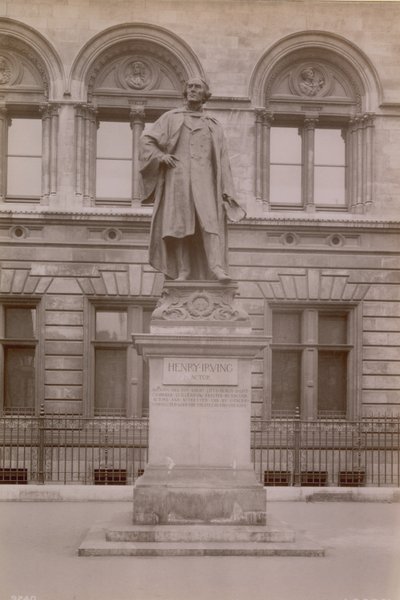 Standbeeld van Henry Irving door English Photographer
