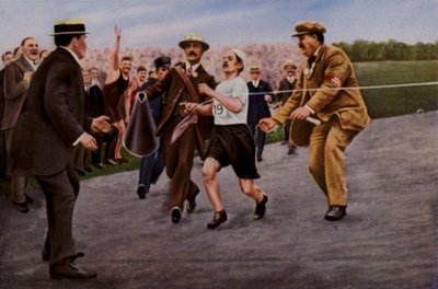 Lijdend aan uitdroging en uitputting. De Italiaanse atleet Dorando Pietri wordt geholpen over de finishlijn om de marathon te winnen op de Olympische Spelen, Londen, 1908 door English Photographer