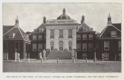 Het Huis in het Bos, in Den Haag, aangeboden door Koningin Wilhelmina voor de Vredesconferentie door English Photographer