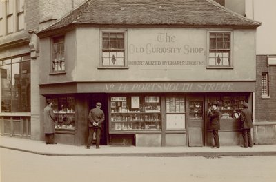 The Old Curiosity Shop, 14 Portsmouth Street, Lincolns Inn Fields, Londen door English Photographer