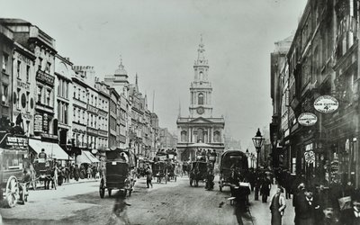 The Strand, 1897 door English Photographer