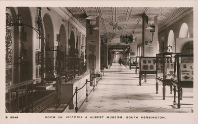 Het Victoria en Albert Museum, South Kensington, Londen door English Photographer